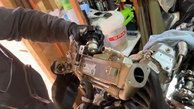BMW B47 Engine!!! How to remove exhaust manifold, turbo and EGR смотреть онлайн