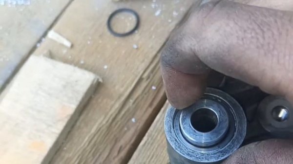 Альфа Ромео 156 2.4jtd, пищит ремень, ремонт натяжителя ремня