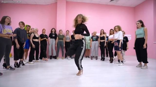 ХВОРОСТОВА ЛИЗА    HIGH HEELS