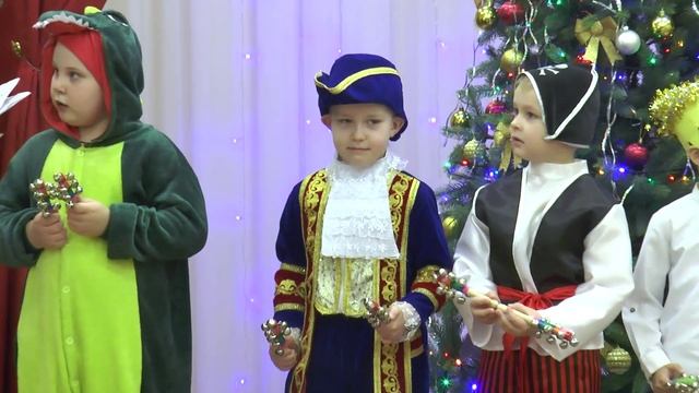Новогодний утренник 2 группа Центр Расковой смотреть онлайн