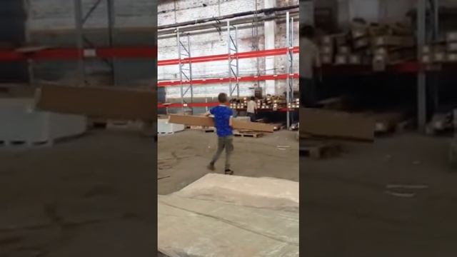 Разнорабочие на складе смотреть онлайн
