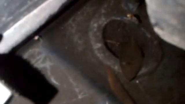 audi A4 avant - flush out drain holes - unblocking pipes - water leak смотреть онлайн