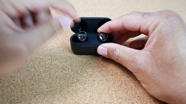 1MORE Evo True Wireless Earbuds! Unboxing and First Look! смотреть онлайн