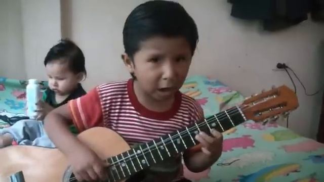 niño de 5 años tocando huayno смотреть онлайн