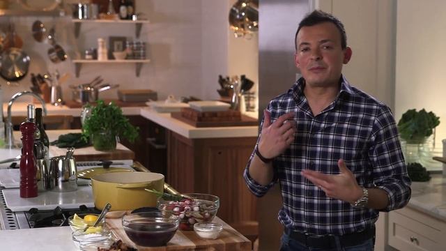 Learn to Cook Beef Bourguignon with Vlad | Williams-Sonoma смотреть онлайн