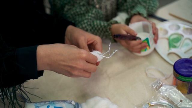 Мастер-класс «Лошадка» по созданию елочной игрушки смотреть онлайн