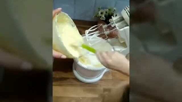 Готовим вместе с доченькой Софией прекрасную запеканку. Рецепт в описании.