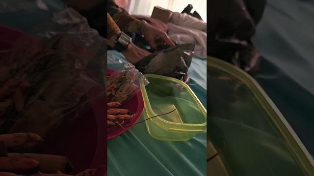 Resep obat kuat vitalitas dari hutan Sukabumi trah ma Erot.., tentu ditambah minyak2 untuk terapi смотреть онлайн