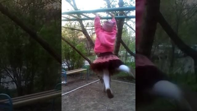 девочка на рукоходе смотреть онлайн