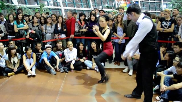 WAACKATTACKSBATTLE/2011/Madina vs OC \ Waacking Battle \ Kazakhstan смотреть онлайн