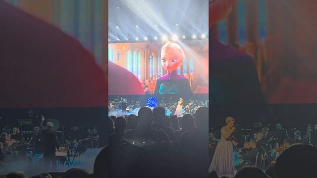 Alexandra Rotan - La Den Gå (Disney 100: The Concert Oslo)