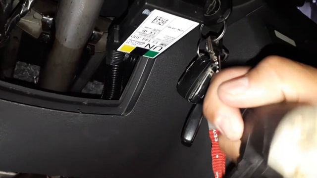 Troca do comutador de ignição sem retirar o volante смотреть онлайн