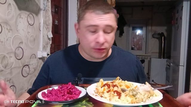 мукбанг/обжор/плов с курицей,в мультиварке,свекольный салат/ смотреть онлайн