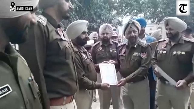 Police crack Amritsar bank robbery, arrest 2 men, recover Rs 22 lakh смотреть онлайн