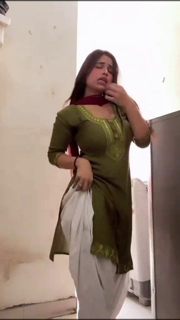 Local Village Housewife смотреть онлайн