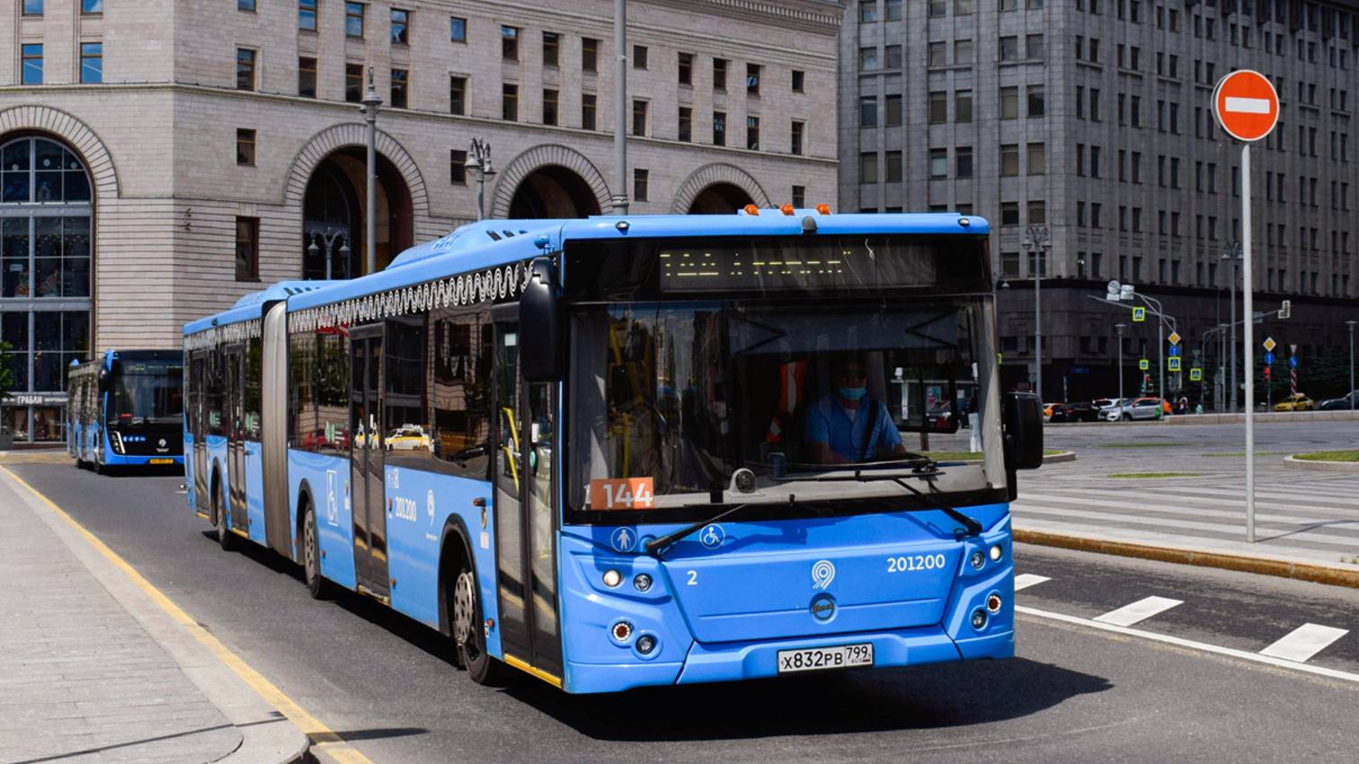 Поездка на автобусе ЛиАЗ-6213.65 по маршруту е10 (14.01.2025). Построен в 2019 году смотреть онлайн