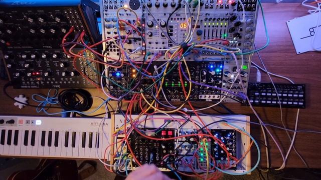 'Sprout' - Modular synth jam w/DFAM, Mother 32, Ft Qu-Bit Bloom, Rings, Poly Cinematic and more смотреть онлайн