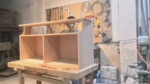 Изготовление буфета из дерева вишни с дверцами и тремя задвижками