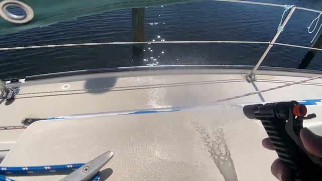 How To Find & Fix Leaks In Your Sailboat, Clean the Head, & Run A/C Unit On An Inverter смотреть онлайн