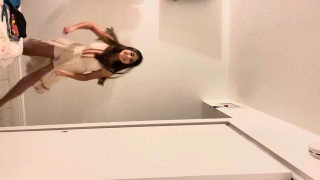 Probándome vestidos que me regalaron смотреть онлайн