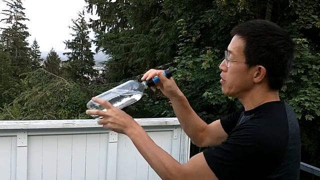 Two ways to use the Sawyer mini water filter with a pop bottle смотреть онлайн