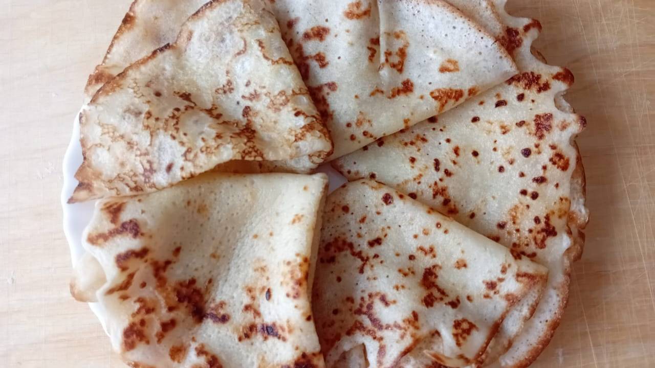 Почему блины рвутся и прилипают к сковороде, как это исправить смотреть онлайн