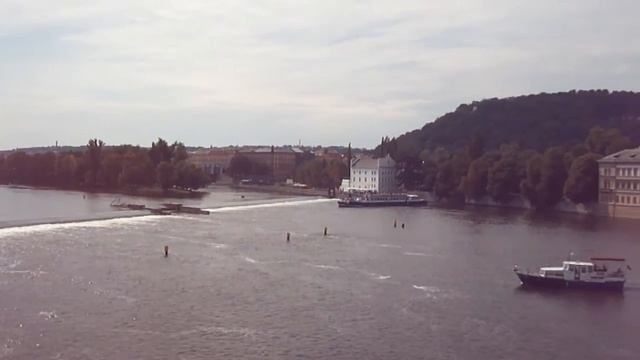 River Vltava in Prague Река Влтава и Карлов Мост (Прага) смотреть онлайн