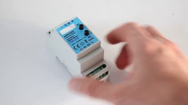Review van euFIX DIN-Rail adapters voor Fibaro modules смотреть онлайн