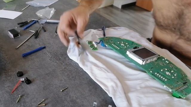 Замена дисплея приборной панели Ауди А4 B6 B7 смотреть онлайн