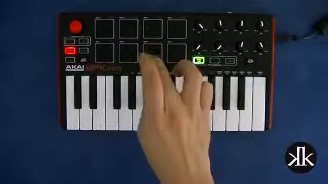 Creando Música con Midi marca Akay modelo MPK Mini mkII смотреть онлайн
