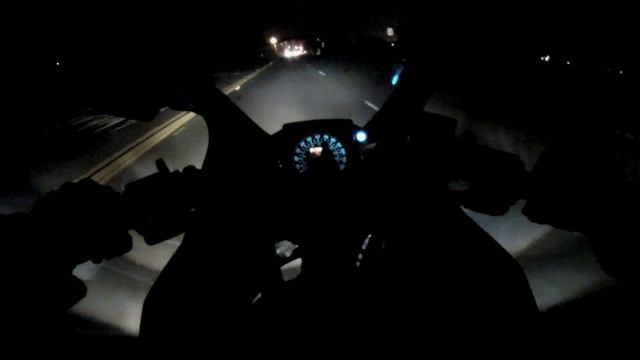 GoPro Hero 3 White Edition 1080p 30fps Motorcycle Chesty View, Night and Gas Tank View смотреть онлайн