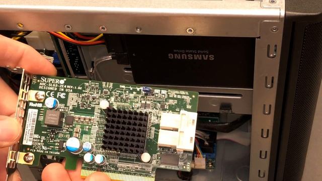 Installing the Supermicro AOC-SLG3-2E4 U.2 PCIe adapter with the Intel Optane 900P (4K) смотреть онлайн