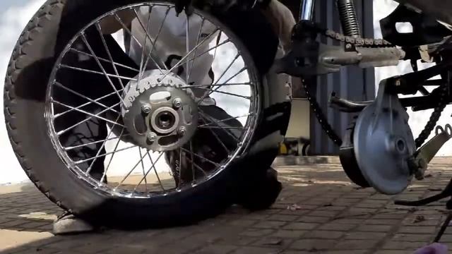 Como Cambiar la camara de una moto(facil) #VIDEO 2 MECANICA MOTOS смотреть онлайн