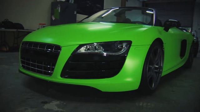 AUDI R8 GOES NEON GREEN: PREVIEW смотреть онлайн