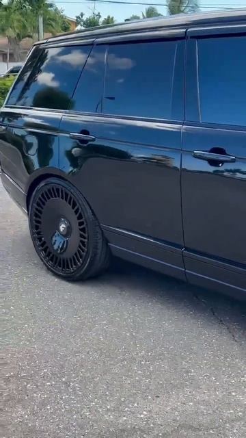 All Black Range Rover on 26” Forgiato Wheels смотреть онлайн