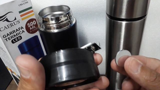 Como trocar a bateria de garrafa térmica Led de 500 ML ! Muito prático. смотреть онлайн