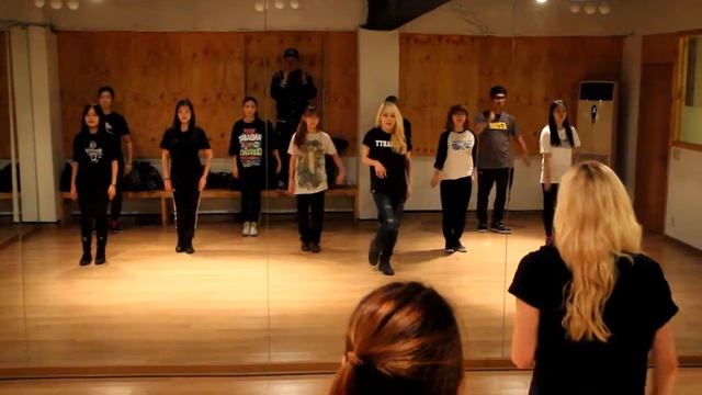 2013.URBANPLAY DANCE ACADEMY-WAACKING CLASS(waacky)