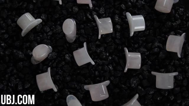 Rose Quartz Stone Oval Labret Plug 1/2" (12mm) | UrbanBodyJewelry.com смотреть онлайн