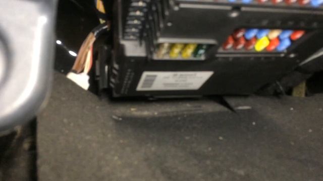 Smart startet nicht (Anlasser dreht nicht)! Erst mal die Sicherungen kontrollieren. смотреть онлайн