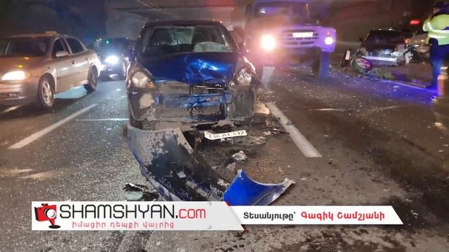 Երևանյան լճի մոտ բախվել են Nissan, Toyota Corolla և Honda մակնիշի ավտոմեքենաները. կան վիրավորներ смотреть онлайн