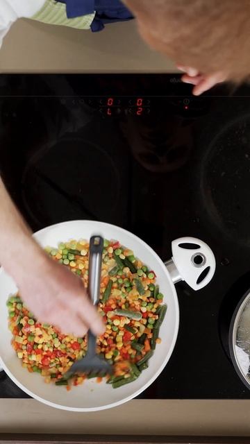 Как готовить замороженные овощи: просто! Прямо в сотейник и под крышку на 10 минут