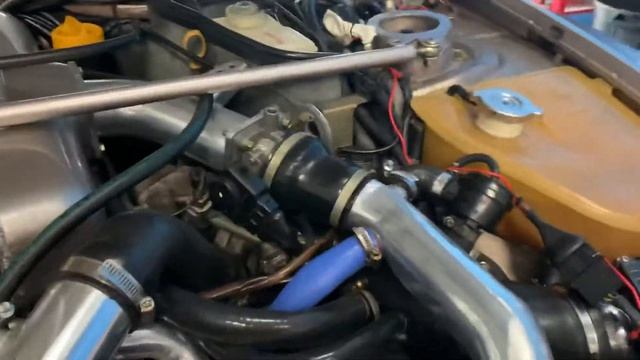 Diagnosing a Porsche 944 Turbo S AC Leak смотреть онлайн
