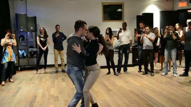 Unedited Adriano Ieropoli & Samantha Scali Bachata Invasion "Show me" смотреть онлайн