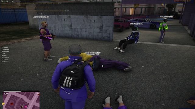 муз стулья на колесах