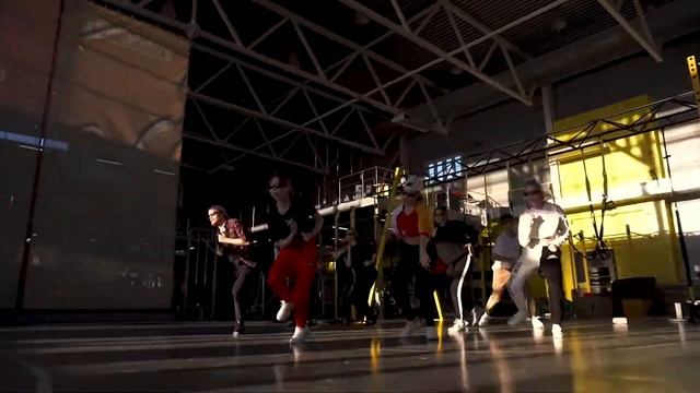 Yikes - Nicki Minaj Dance video смотреть онлайн