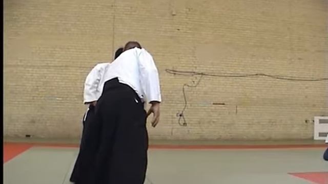 Айкикай Великобритании. Практика с гостем (учителем) Юкимицу Кобаяси и инструкторами (2003) - ч 1