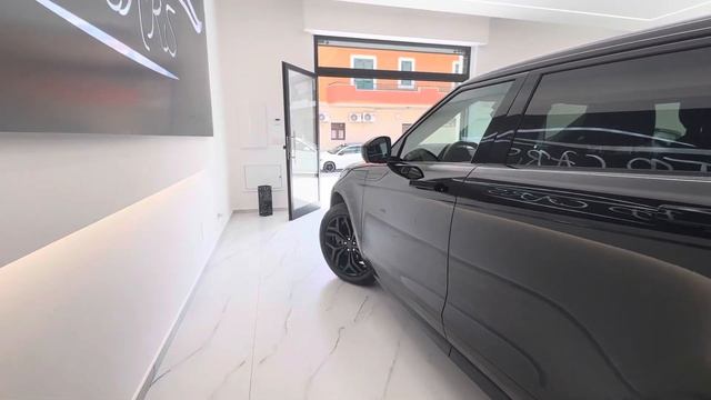 LAND ROVER (RR) EVOQUE 2.0D R-DYNAMIC смотреть онлайн