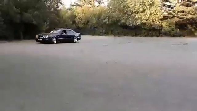 Mercedes E50 AMG смотреть онлайн