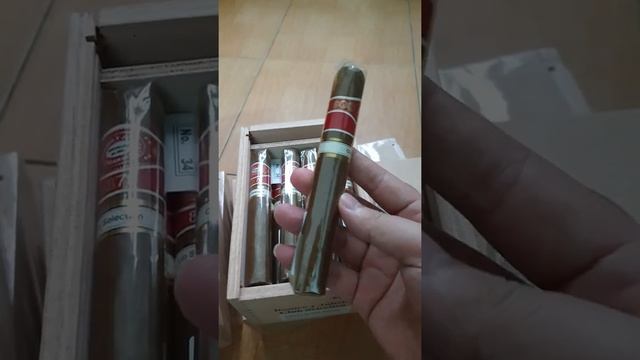 Xì gà VIP Romeo y Julieta Club Selection ngon mà lại hiếm dính ghế ngay anh em nhé. смотреть онлайн