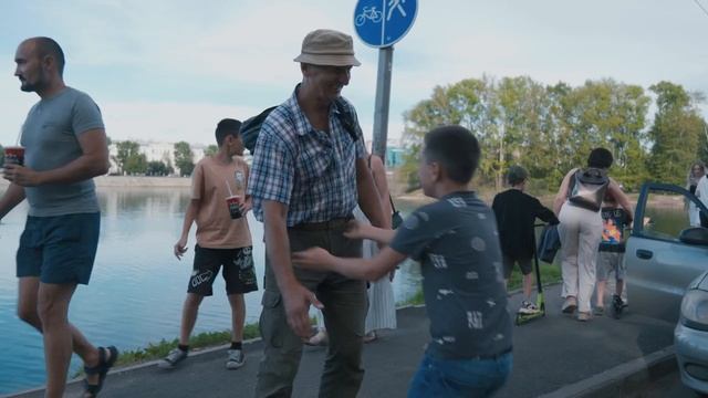 В 60 лет – на передовую: история подвига Анатолия Везеля смотреть онлайн